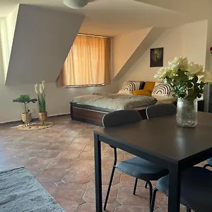 https://old-town-square-prague.praguehotelsweb.com